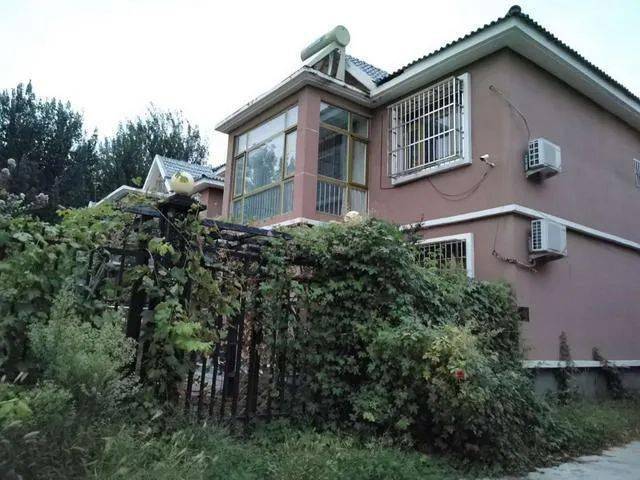 村里建的大兴100多套违建别墅6年多了咋还没拆除