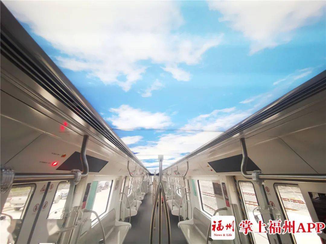 福州地铁6号线首列车亮相!_车顶