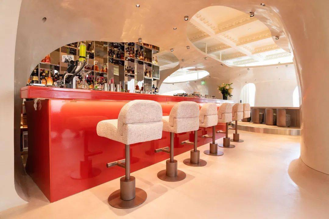 blends by hennessy采用了个性十足的"双层外壳"概念——外滩十八号的