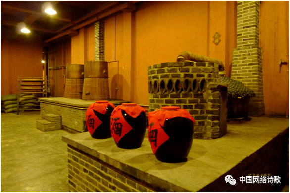 青纱帐是启蒙青春的地方曾经怀揣赤诚懵懂向着太阳热烈地茁壮看见农人