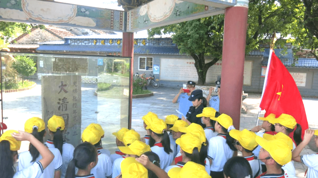 【红色传奇进校园】东兴市第二小学:追寻红色足迹 致敬红色传奇