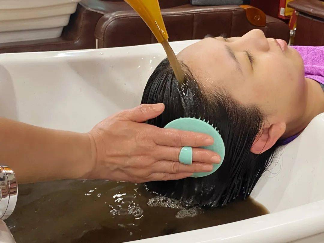 三百年养发精髓摆脱秃头危机199元抢价值372元超值养发套餐脱发白发