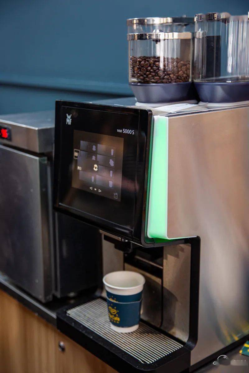 全家【湃客咖啡车】,最后1天,就在高德置地广场!