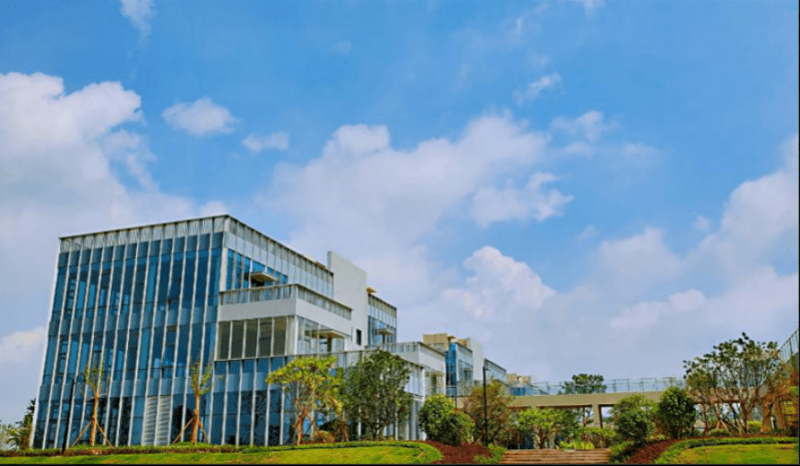 近日,位于广州增城的富士康科技小镇开放首期总部独栋,高层办公新品