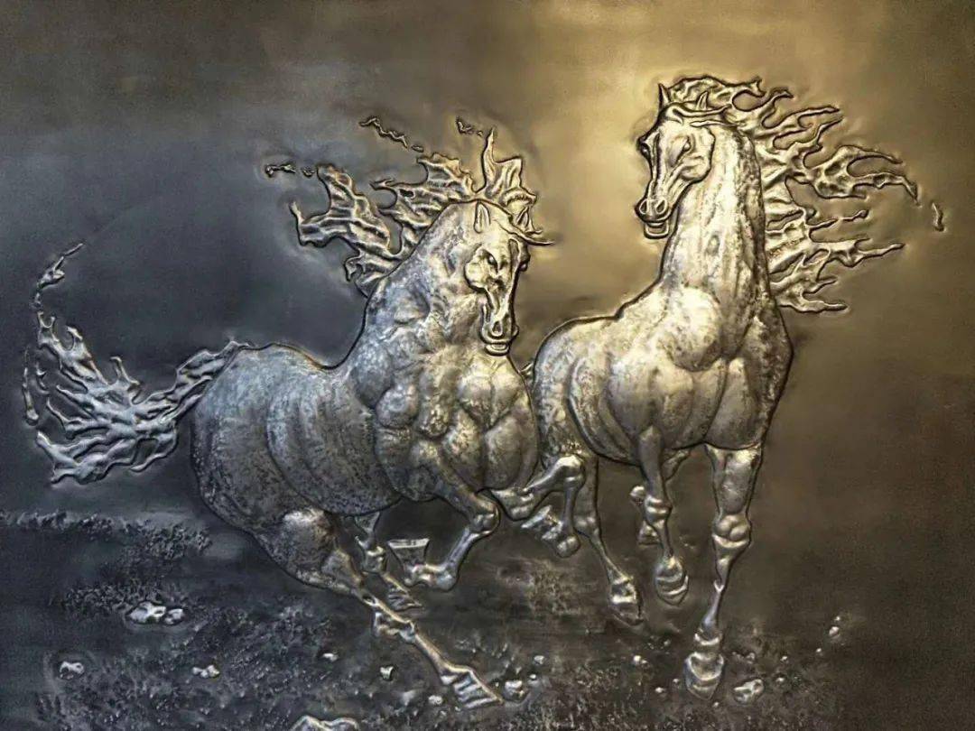 涵作品《奔腾的时代》郭墨涵作品《雄关漫道》如今,郭氏铁板浮雕作品