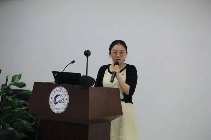 余晓芳老师开展"入党基本要求和程序"专题讲座9月12日上午,外文学院