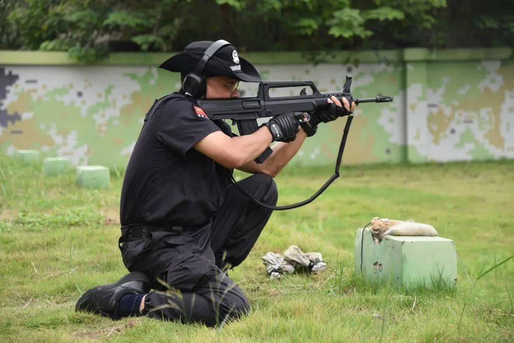 酷直击宾阳县公安局实弹射击训练现场