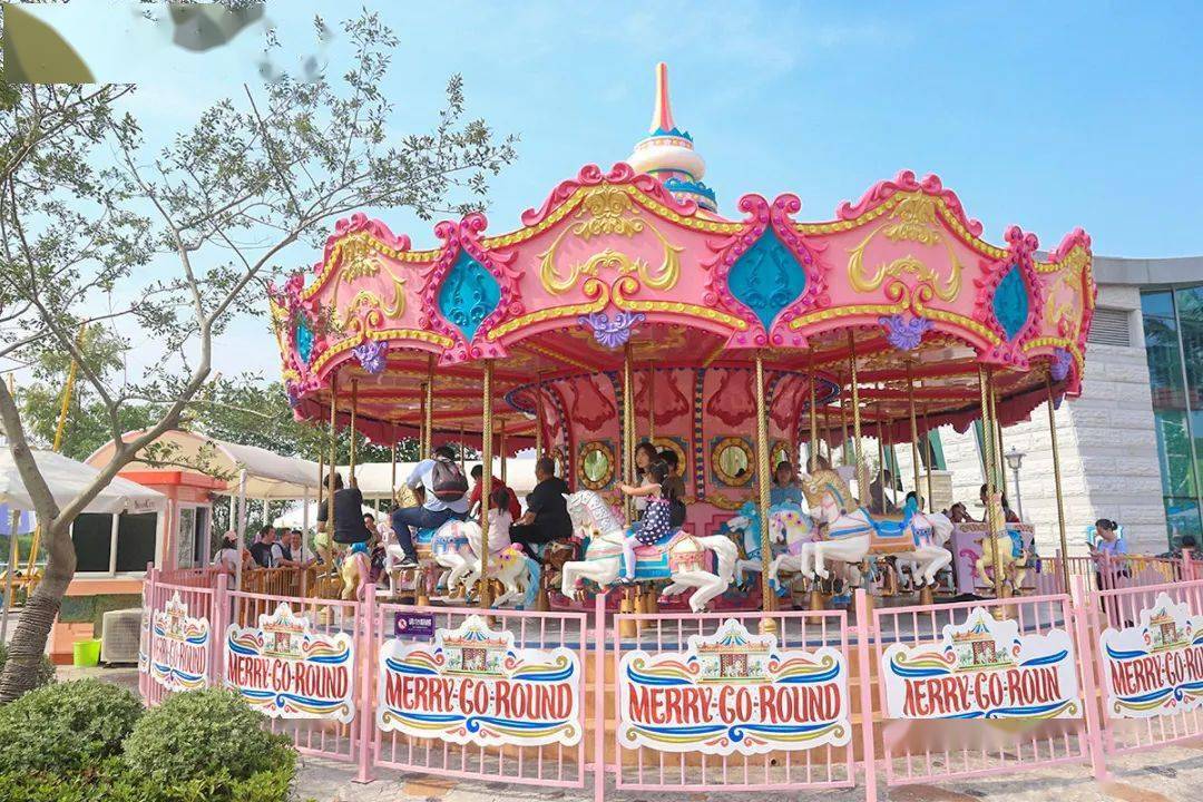 复古绚丽的旋转木马绝对是朋友圈必备小朋友们的天堂大朋友们的拍照