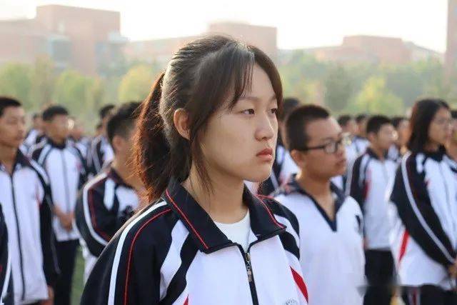 德州二中举行庆祝中华人民共和国成立71周年主题升旗仪式