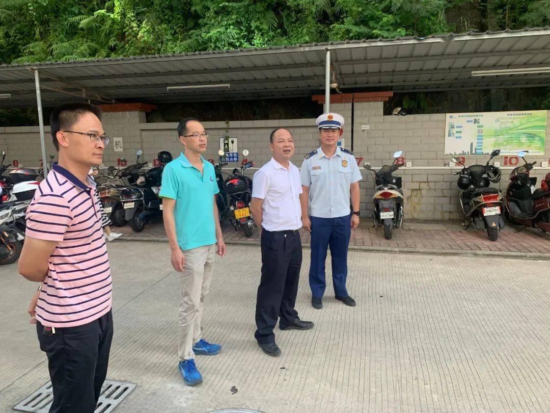 城区常务副区长曾向镇双节前带队检查消防安全