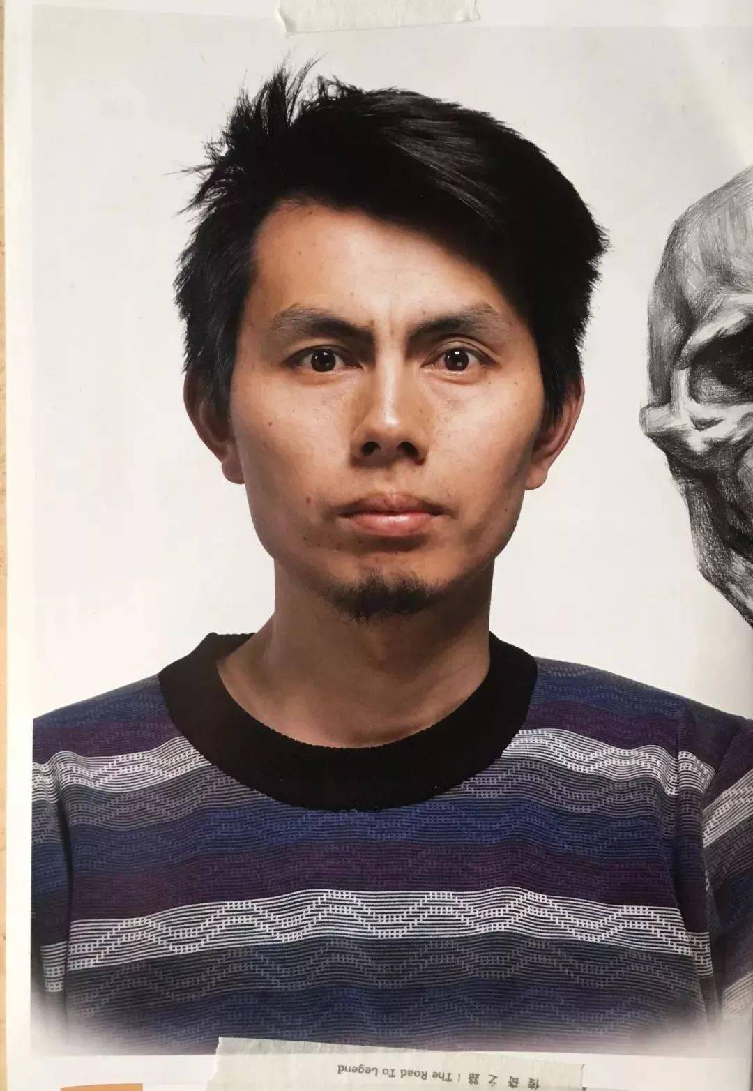 素描教学教你画正面的中长发沧桑男青年素描头像