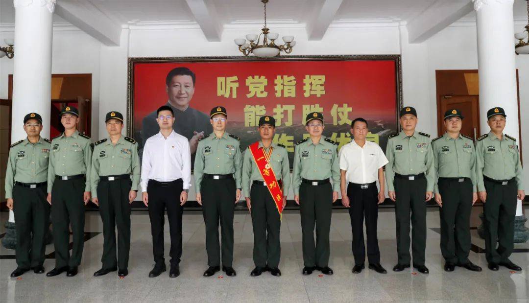 2分钟救4人王亮先进事迹报告会举行被救群众现身