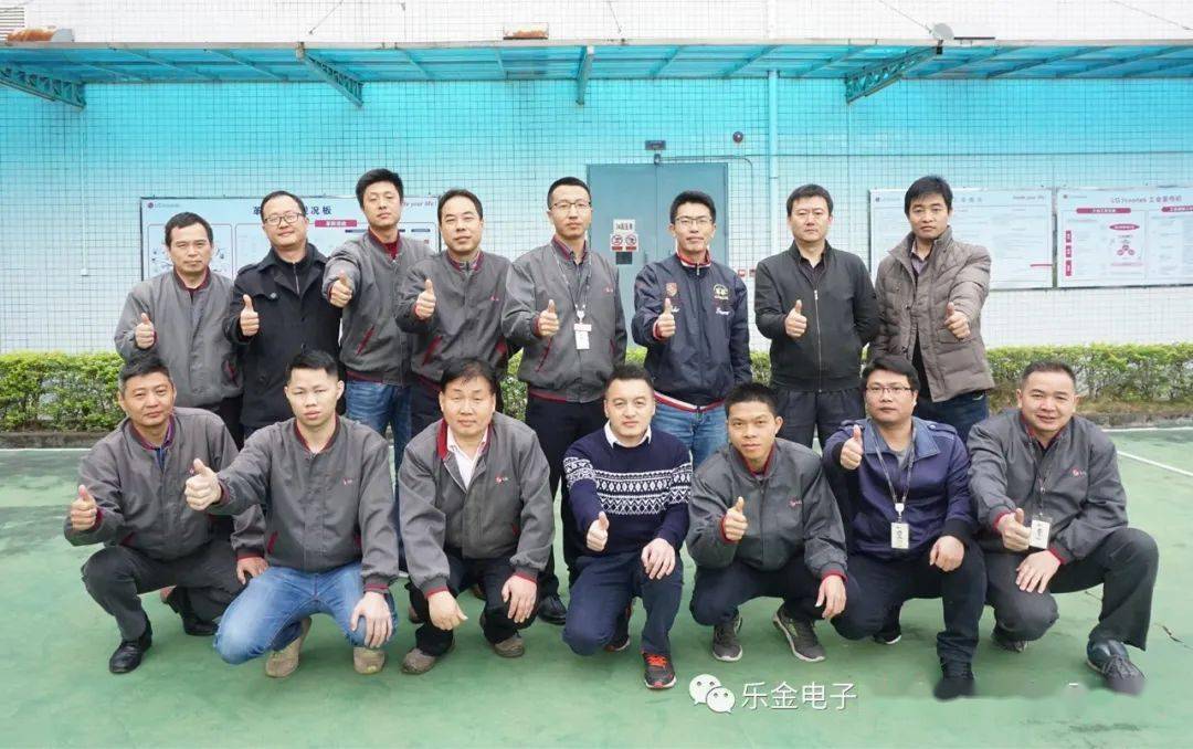 工会祝全体会员中秋国庆双节快乐!