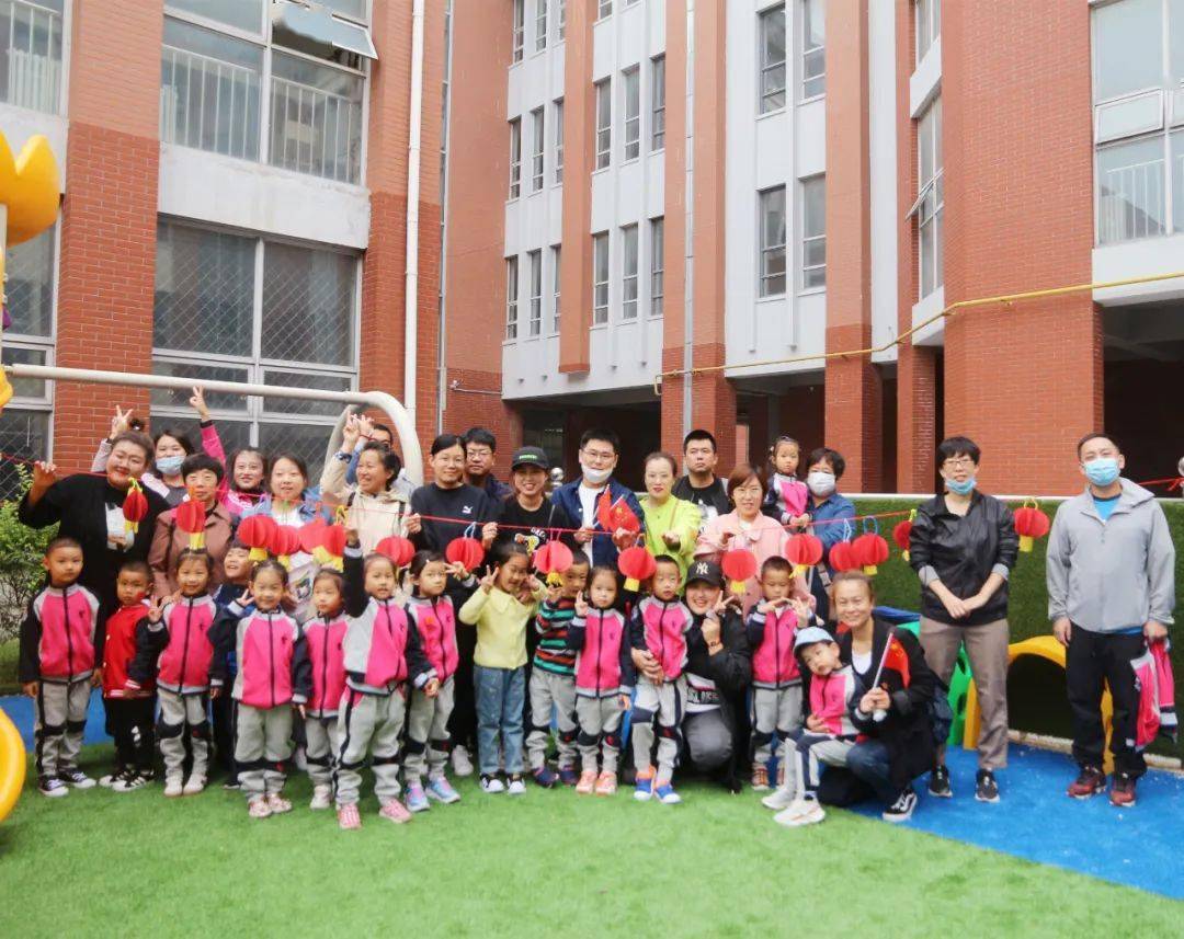 营口市育才幼儿园开展向国旗敬礼做时代新人主题升旗仪式