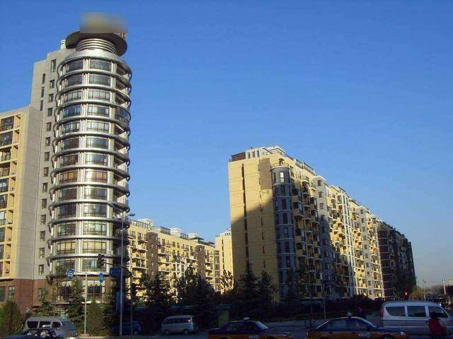 坐拥360°环形景观,这样的大平层比别墅要豪气,家具必须定制