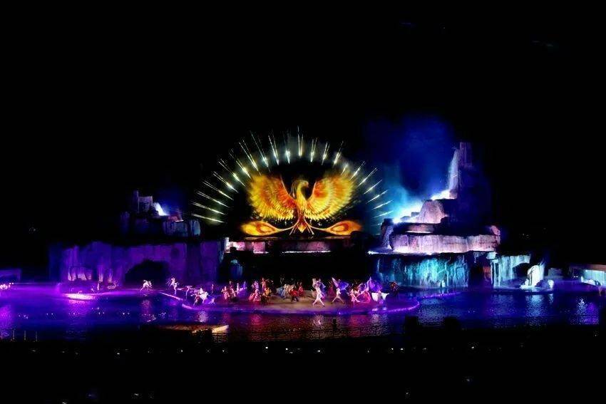 赏武夷水秀梦之泉大型表演