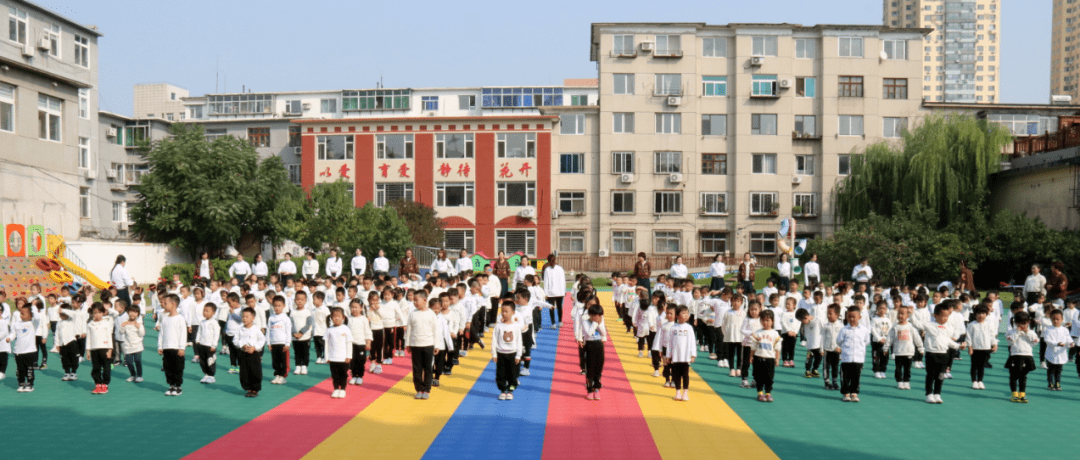 基层动态传承红色基因润泽金色童年云飞幼儿园童心爱祖国活动纪实