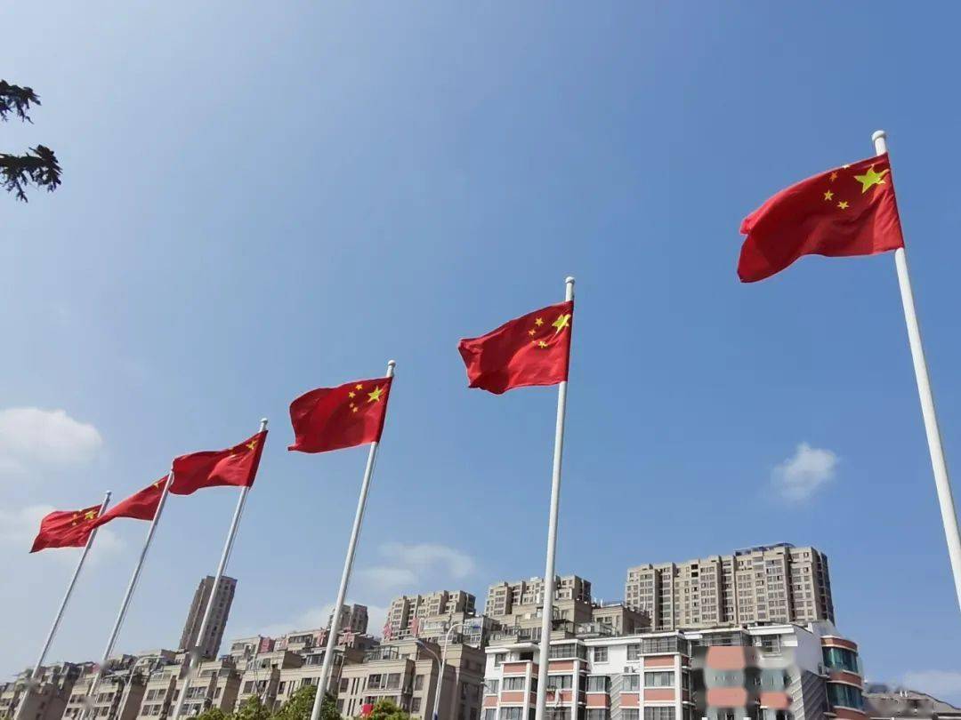 五星红旗飘扬背景图片-千图网