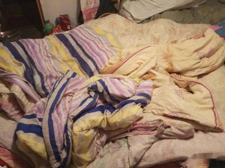 这个主要是指使用了很多年的床上用品,这个比如说用了比较多年的被子