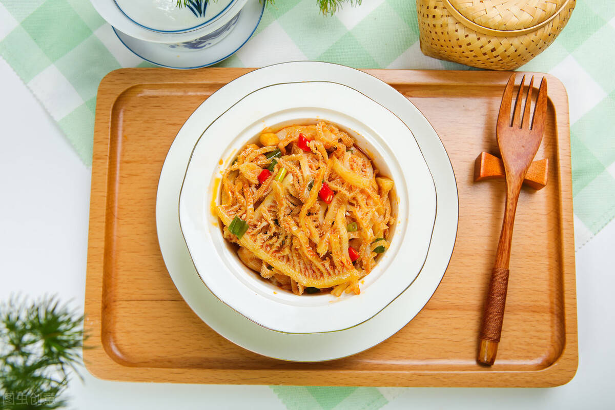 拌红油百叶.色泽红亮有食欲,口感q弹脆爽,麻辣鲜香,下饭下酒