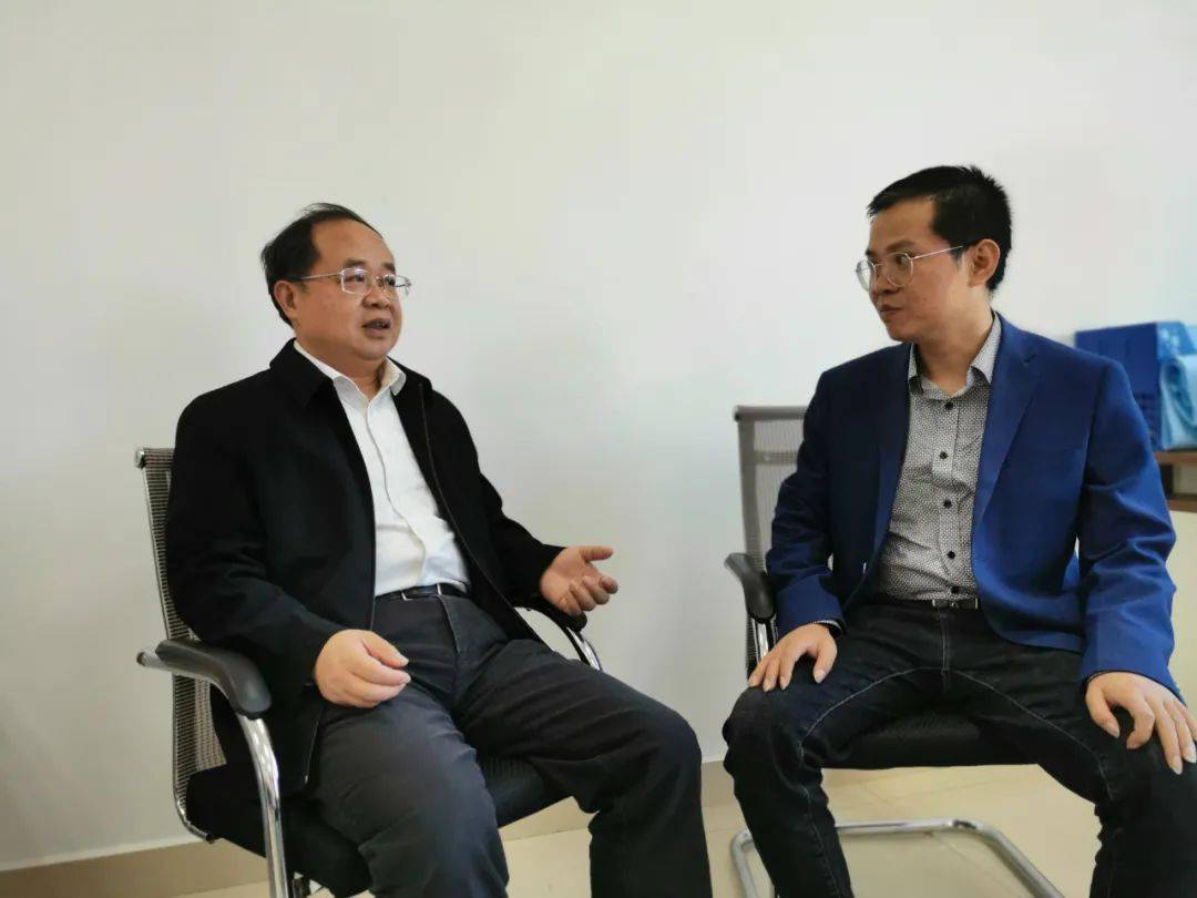 指挥部,与指挥部副总指挥,拉萨市副市长刘广民等援藏干部交流了情况