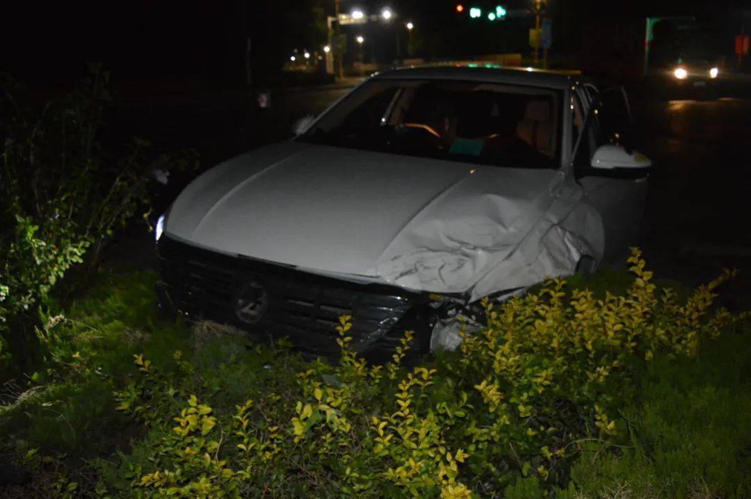 9月19日凌晨4时15分许,在德州市陵城区陵州路与迎宾街路口发生一起