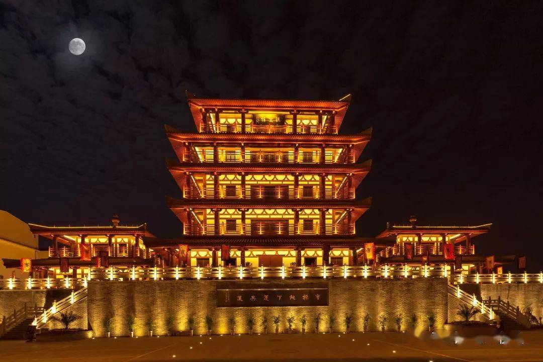 薛阁塔夜景孟东晓/摄花戏楼景区孟东晓/摄北关历史街区身边有诗,何必