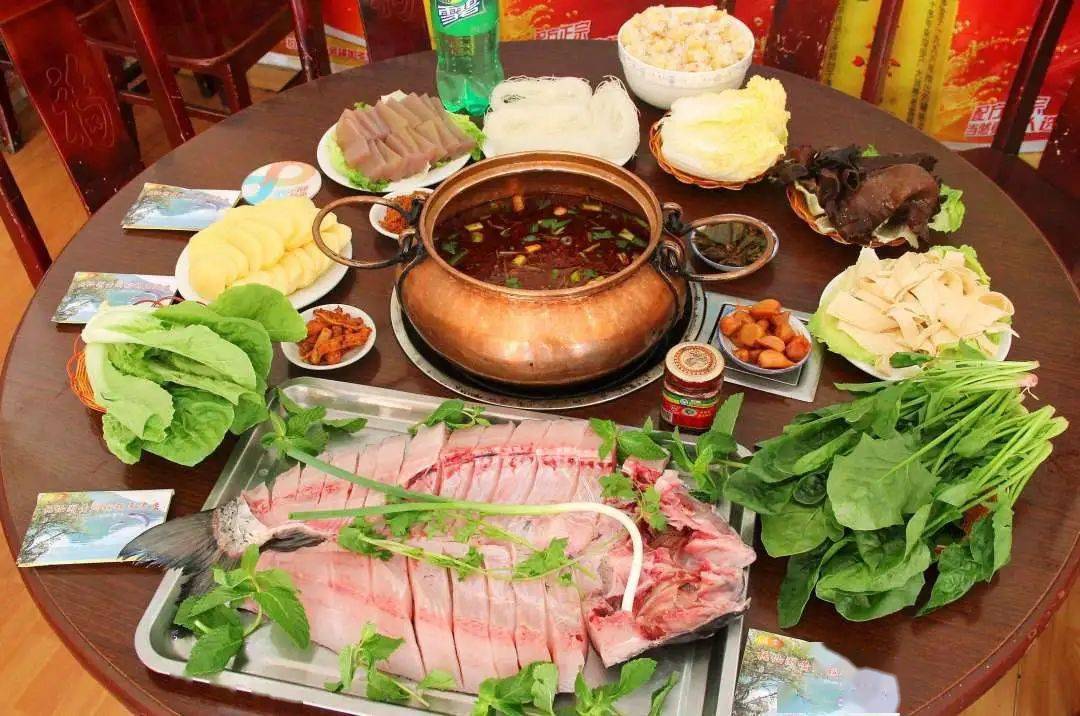 铜锅鱼普洱玩法推荐太阳河国家森林公园墨江北回归线标志园茶马古道