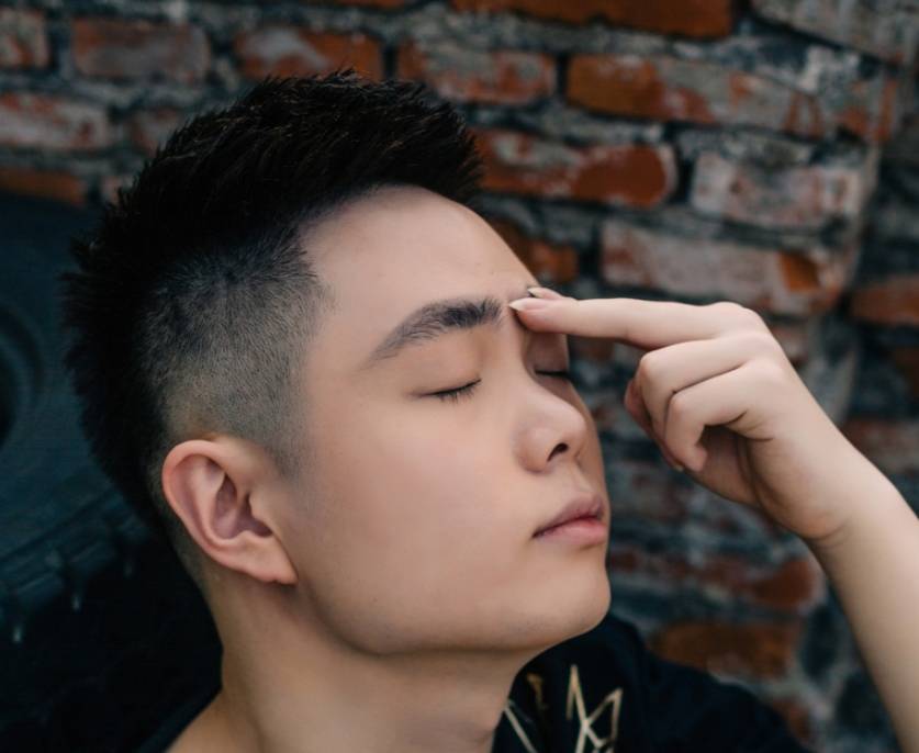 王者荣耀花小健在虎牙走红看到他的简介网友厉害了