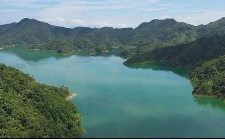 揭阳市龙颈水库分为上库和下库,库区面积较大,结束完2个钟头的水面