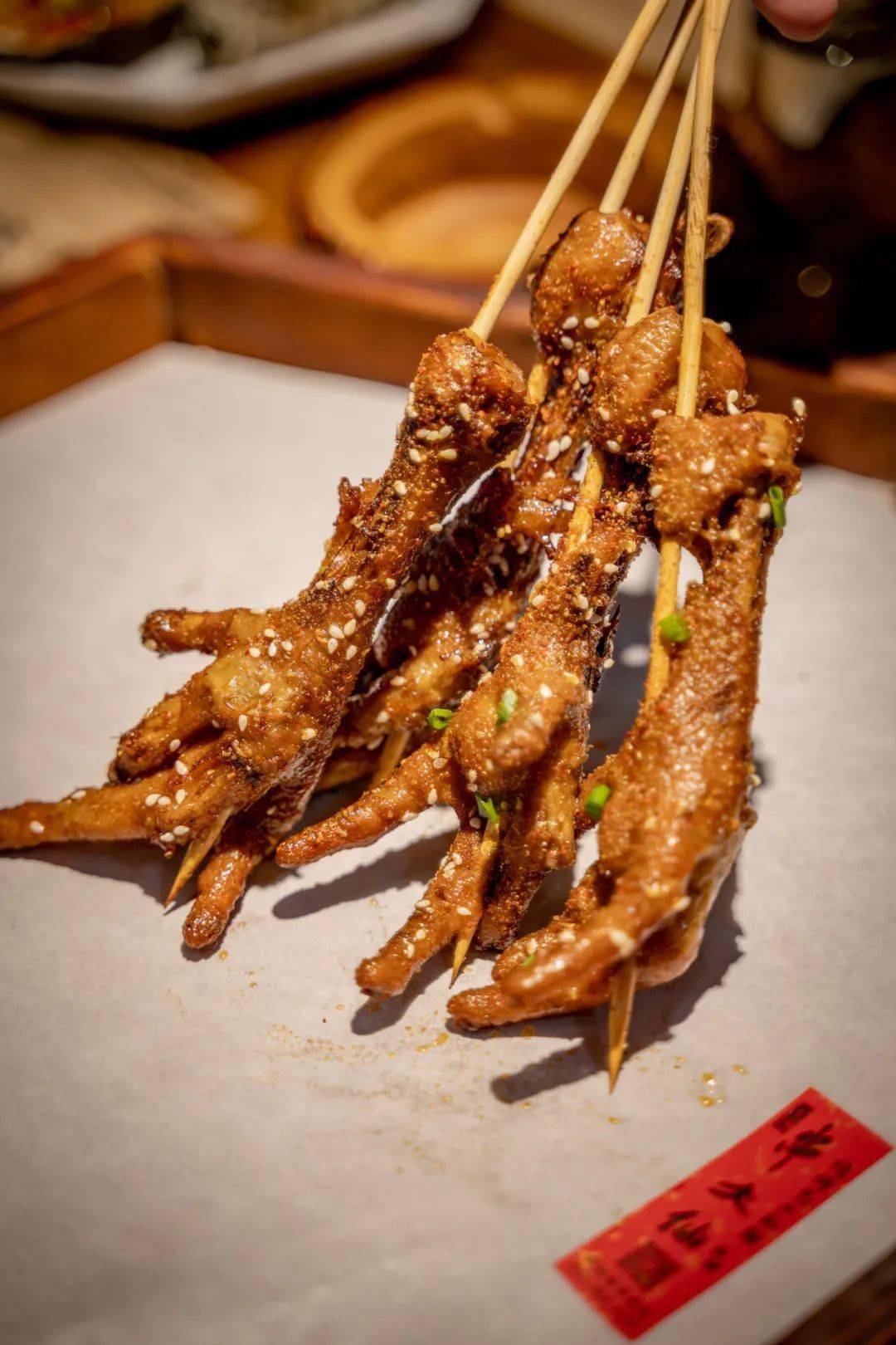 进店先点一份招牌的销魂鸡爪,作为招牌选手,味道果然让人惊喜!