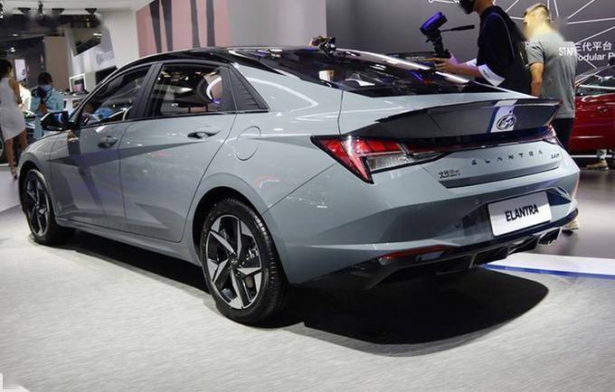 现代第七代伊兰特预售10.98万起 1.5l中高配值得买