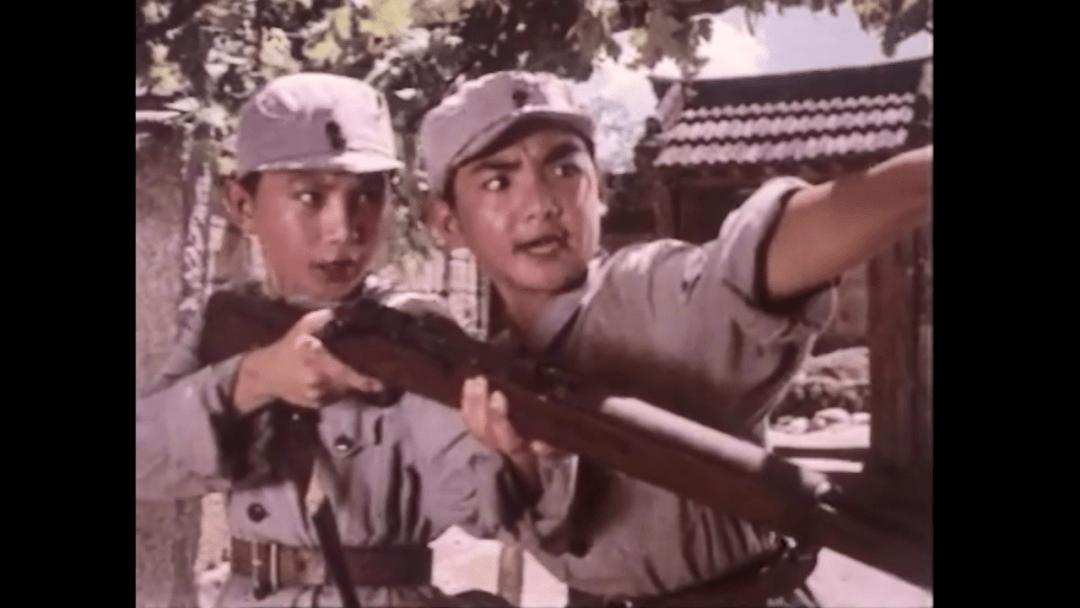 其中,马刃饰演小通讯员孙大兴,李建军饰演小卫生员武建华.