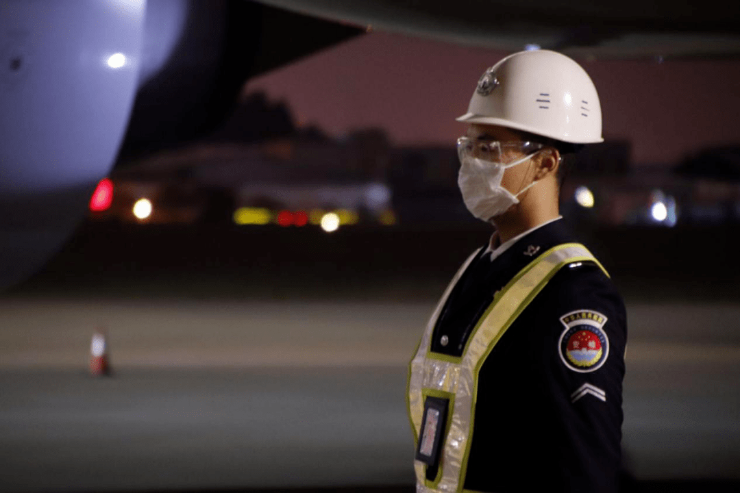 厦门高崎机场安检员侯玉涛:不仅仅为了薪水而工作,还要为了梦想和前途