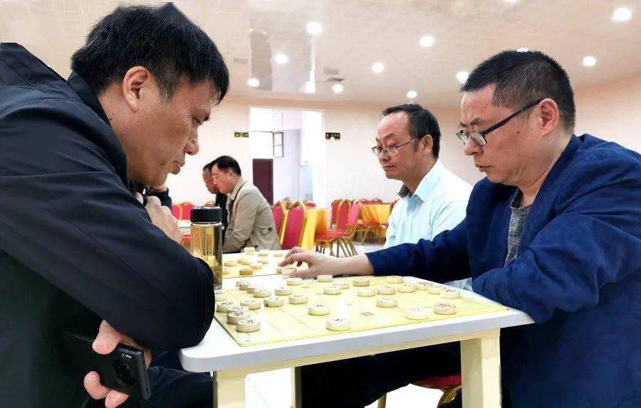 宝应曹甸镇成功举办庆国庆县镇象棋选手联谊邀请赛