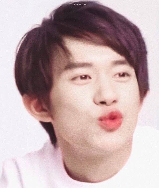 易烊千玺嘟嘴照合集来袭,这是哪家的小可爱?