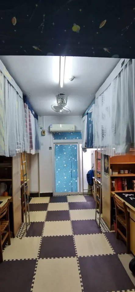 投票新生寝室美化大赛男生篇
