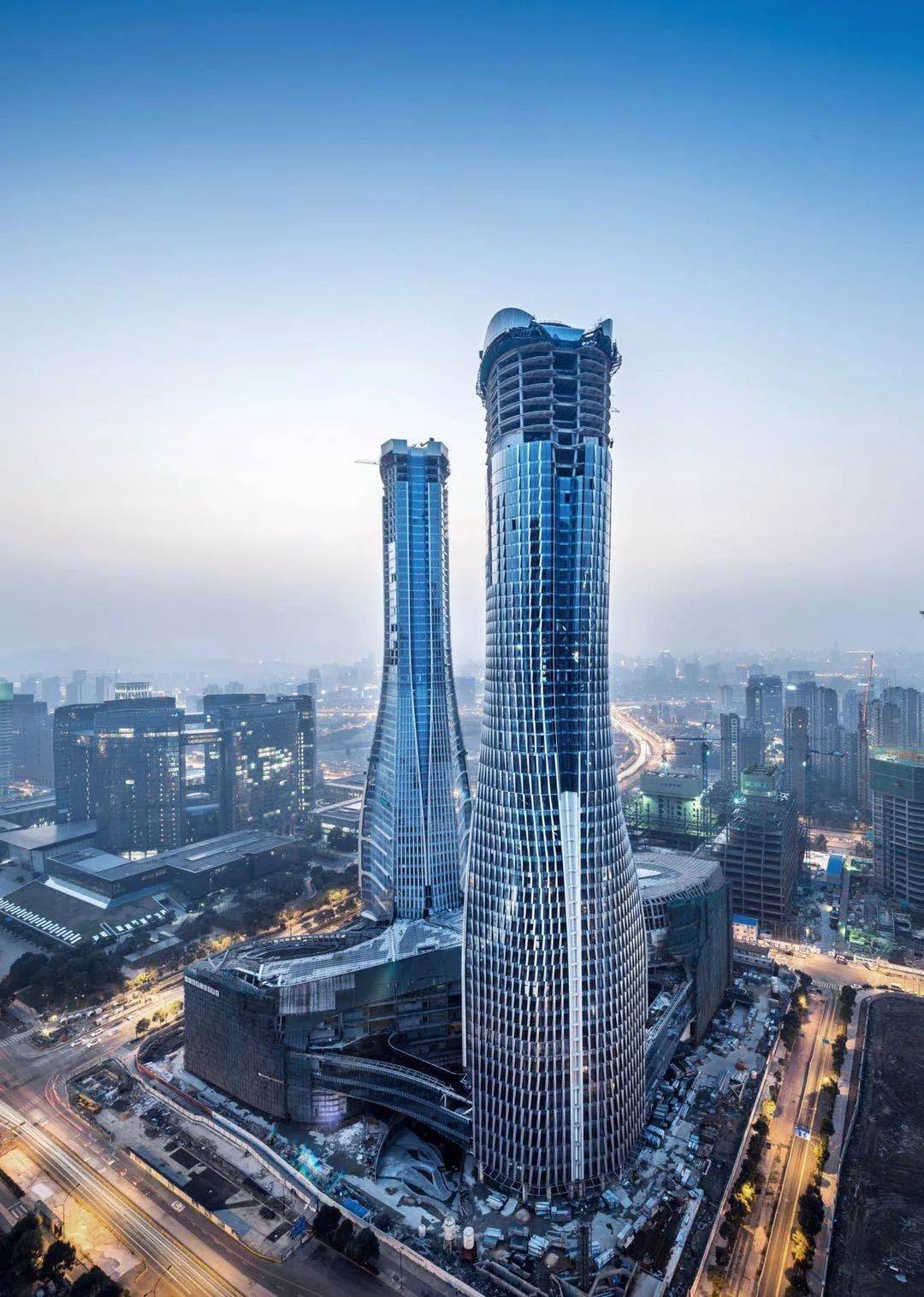 集创新型商业,国际5a写字楼,精装服务公寓于一体的杭州大厦501城市