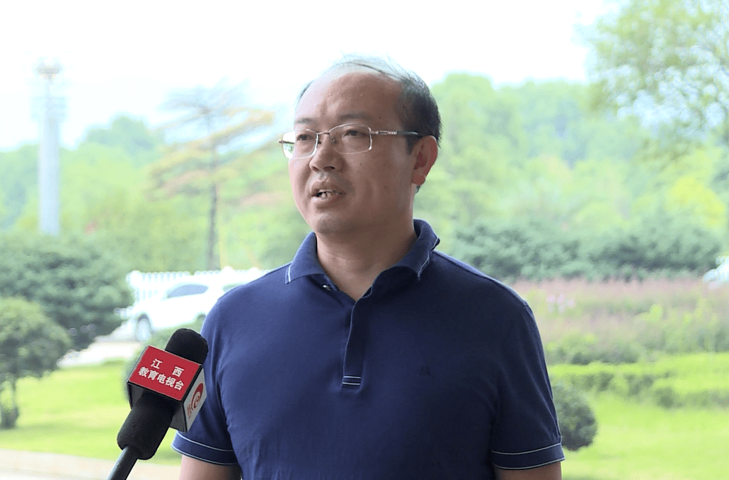 丁立明弋阳县政府副县长我们县采取了多项举措,让老师能够熟练地掌握"