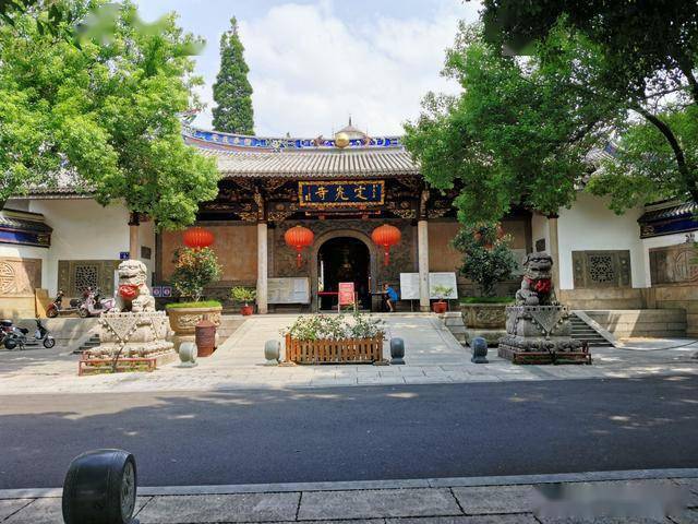 福州距今1115年的古寺,有白如牛奶的砖塔,没门票很安静_寺庙