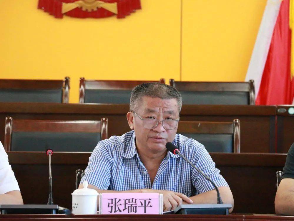 会上,市委常委,市委政法委书记张瑞平在讲话中指出,仑苍镇是南安水暖