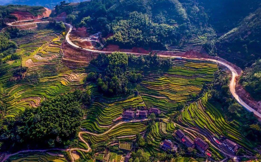 助力脱贫攻坚丨柘荣县富溪镇创新政企合作加快四好农村路建设步伐