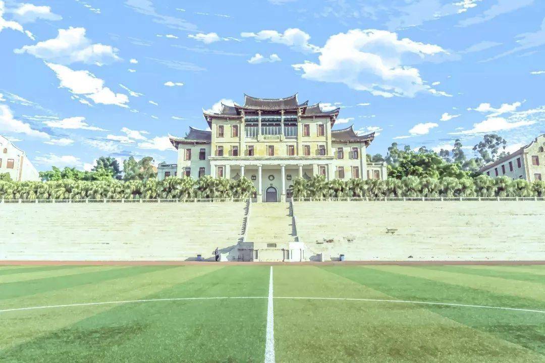 中国人民公安大学公众号,警徽圈公众号05北京师范大学图片来源:北京