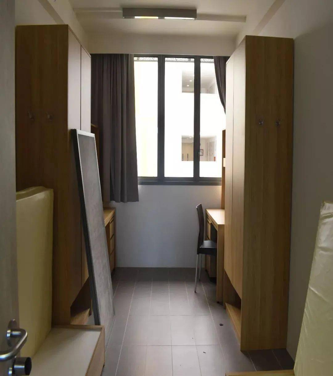 左:香港浸会大学宿舍▼右:南洋理工大学宿舍 74住宿留学所需的花费