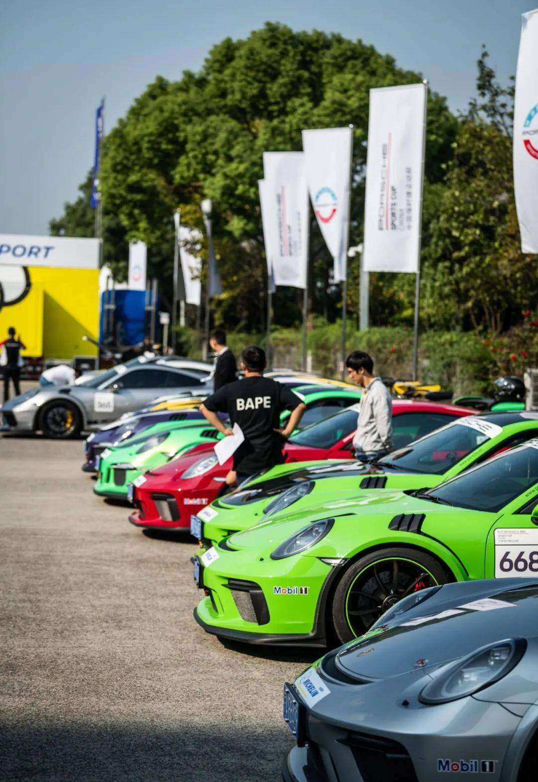保时捷赛车指gt3 r/gt3 cup/gt2 rs clubsport 以及cayman gt4