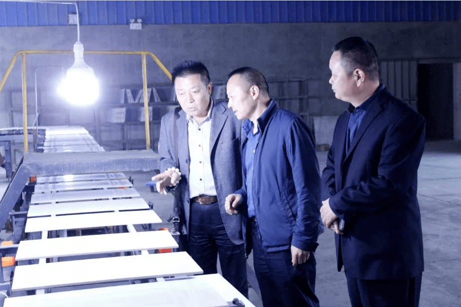 宁安全表示,在县委县政府的关心和支持下,2020年夹江陶瓷产业转型升级