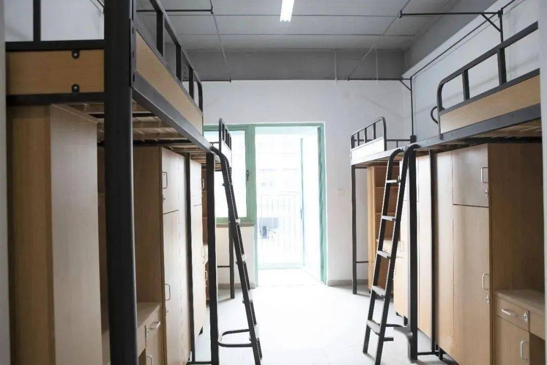 如果你是个爱运动的自律同学挥洒汗水的地方不用愁踏入浙建院大门