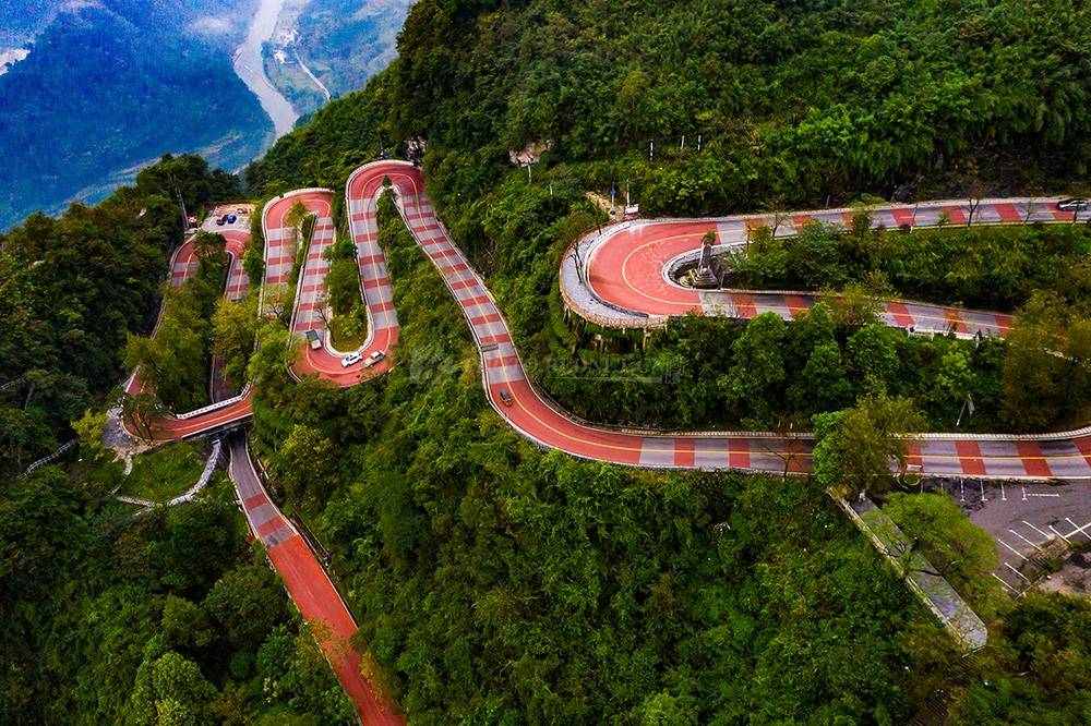 航拍彩色矮寨公路 公路中的颜值担当