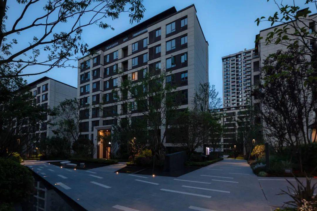 用艺术线条勾勒的雅致花园中南玖宸