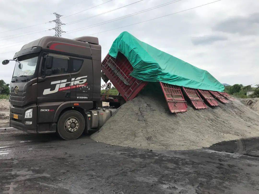 要紧崇左一百吨王超载474吨查处并当场卸载